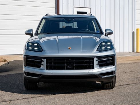 Certified 2024 Porsche Cayenne w/ Premium Package Plus (PFM) image 10