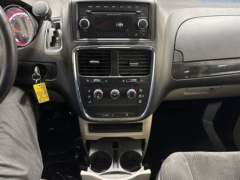 Used 2013 Dodge Grand Caravan SXT FWD image 10