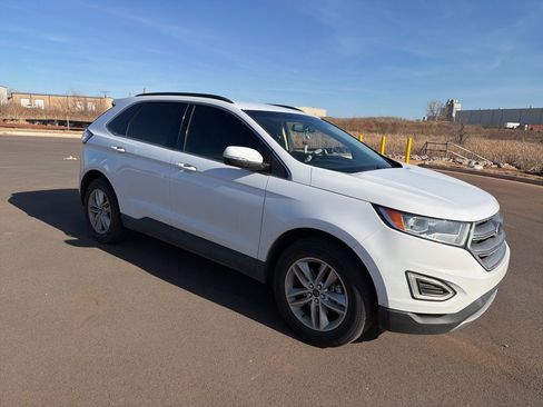 Used 2017 Ford Edge SEL image 3