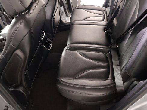 Used 2023 Lincoln Nautilus FWD w/ Premium Package image 12