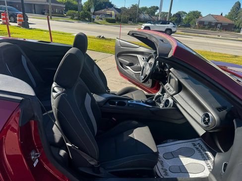 Used 2017 Chevrolet Camaro LT RWD image 16