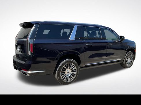 Used 2022 Cadillac Escalade ESV Premium Luxury w/ Performance Package AWD/4WD image 20