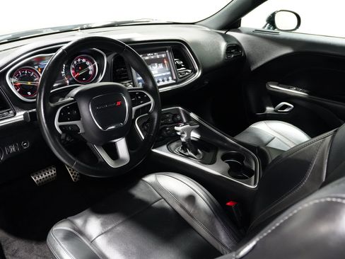 Used 2017 Dodge Challenger SXT Plus image 11