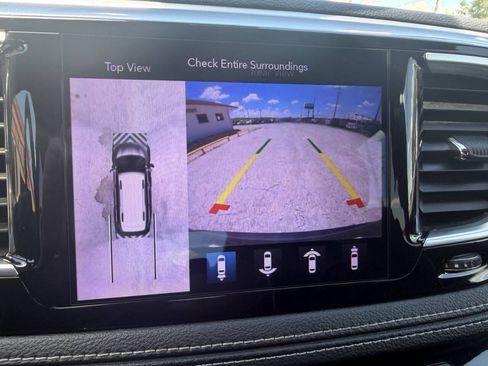 Used 2018 Chrysler Pacifica Limited w/ Advanced Safetytec Group FWD image 24
