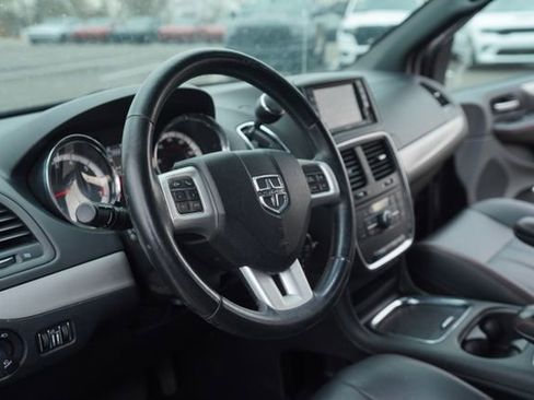 Used 2017 Dodge Grand Caravan GT image 26