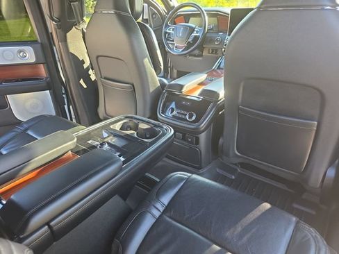 Used 2021 Lincoln Navigator L Reserve AWD/4WD image 12