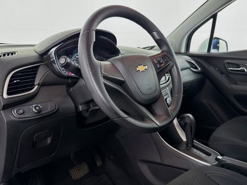 Used 2017 Chevrolet Trax LS image 20