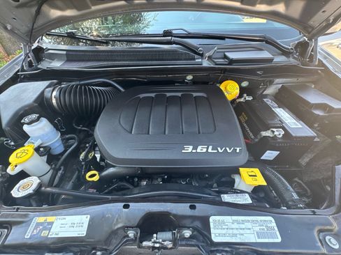 Used 2016 Dodge Grand Caravan SE FWD image 31