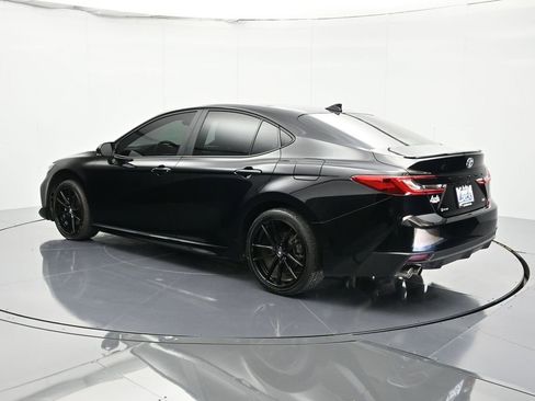 Used 2025 Toyota Camry SE image 7