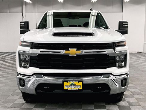 Used 2025 Chevrolet Silverado 2500 LT w/ Convenience Package AWD/4WD image 4