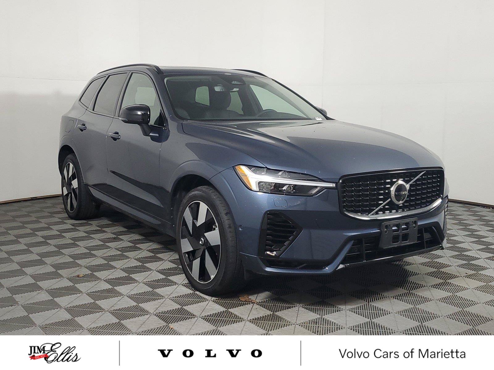 Used 2024 Volvo XC60 T8 Plus w/ Protection Package Premier AWD/4WD image 1