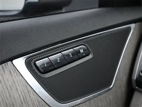 Used 2024 Volvo XC90 B6 Plus w/ Protection Package Premier image 29