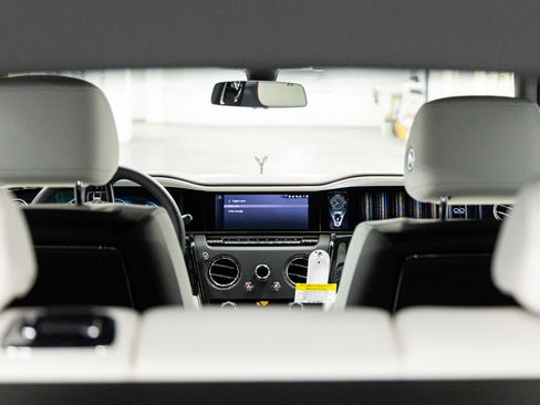 New 2026 Rolls-Royce Cullinan Black Badge image 41