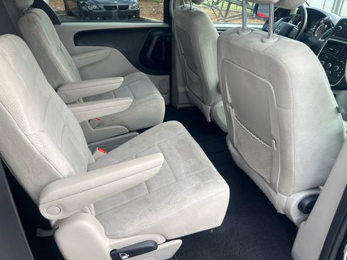 Used 2013 Dodge Grand Caravan SE image 16