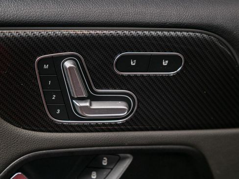 Used 2021 Mercedes-Benz GLB 250 image 38