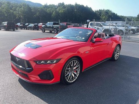 Certified 2025 Ford Mustang GT Premium RWD image 2