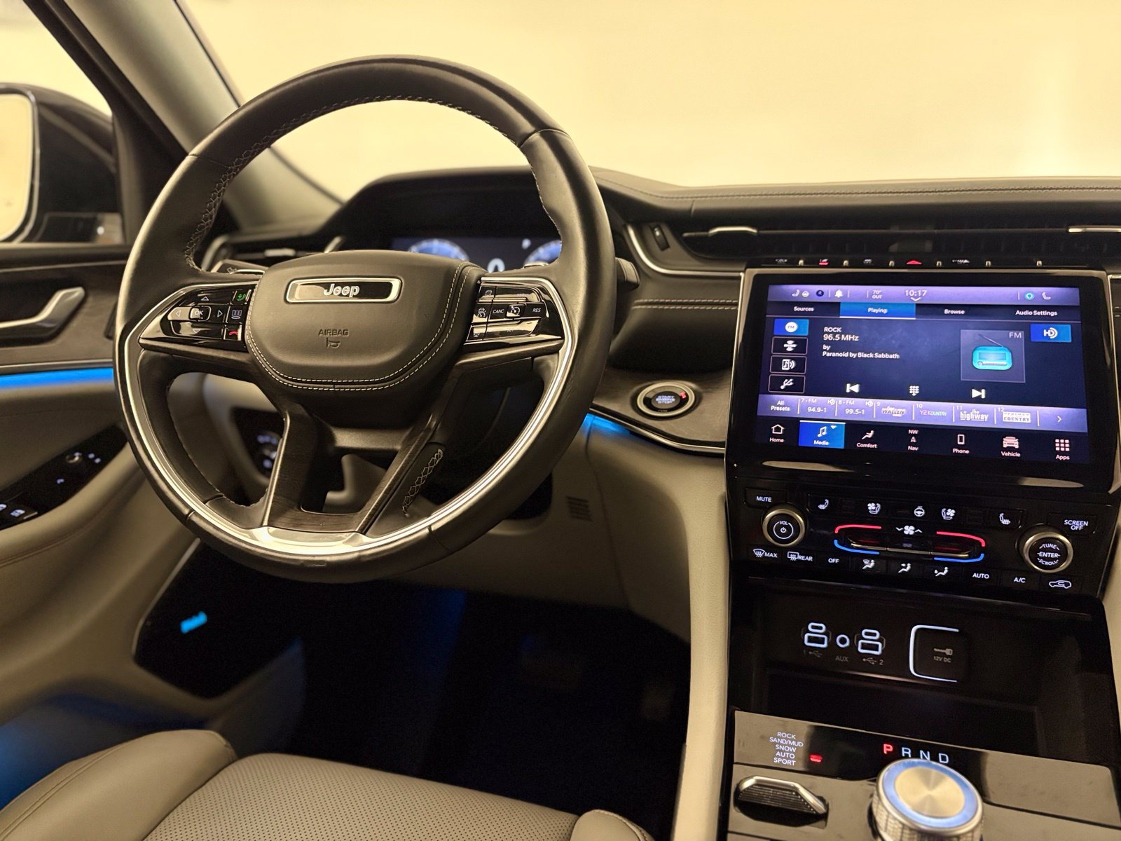Used 2021 Jeep Grand Cherokee L Overland w/ Luxury Tech Group IV AWD/4WD image 29