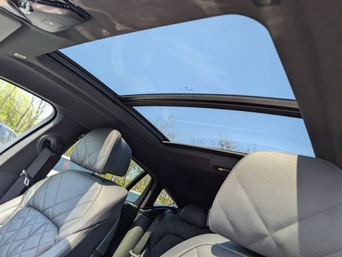 Used 2024 BMW X6 xDrive40i w/ Premium Package image 21