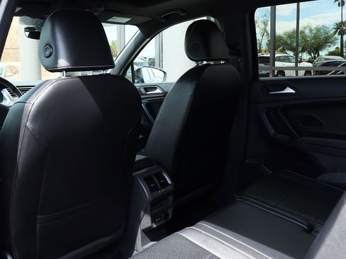 Used 2021 Volkswagen Tiguan SE R-Line image 32