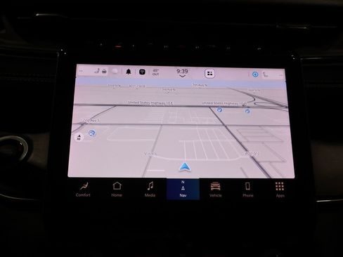 Used 2023 Jeep Grand Cherokee Limited image 25