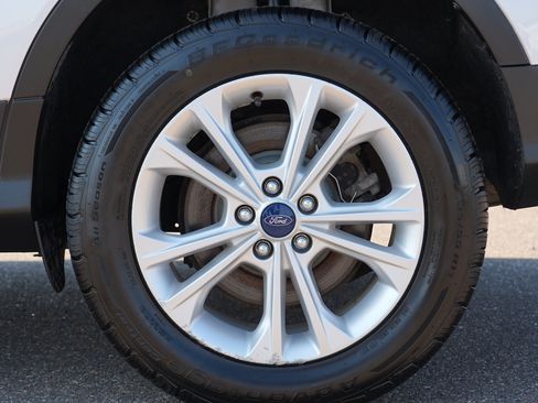 Used 2018 Ford Escape SE w/ SE Sync 3 Package AWD/4WD image 10
