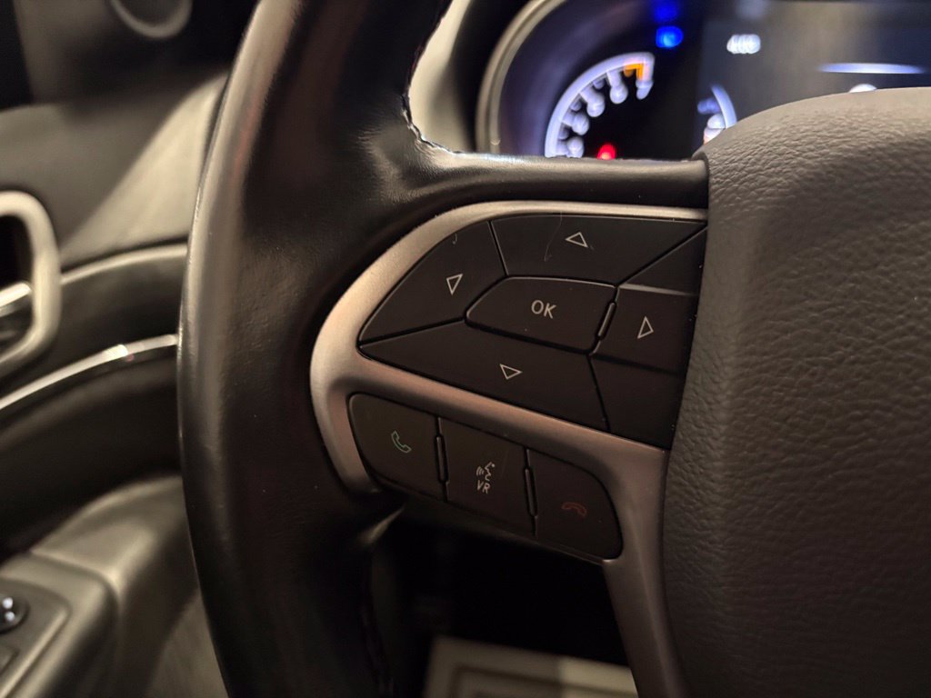 Used 2021 Jeep Grand Cherokee Limited AWD/4WD image 36