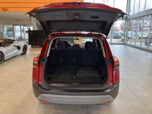 Used 2023 Nissan Rogue SV image 28
