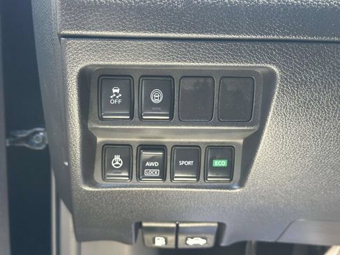 Certified 2022 Nissan Rogue Sport SV AWD/4WD image 34