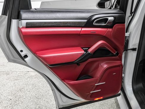 Used 2016 Porsche Cayenne GTS image 64