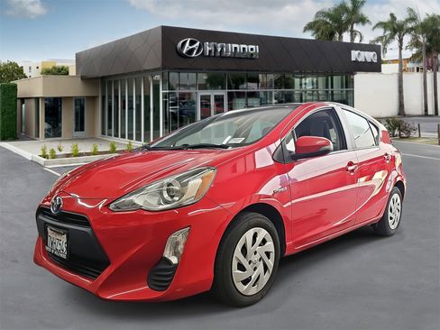 Used 2016 Toyota Prius C Four image 3