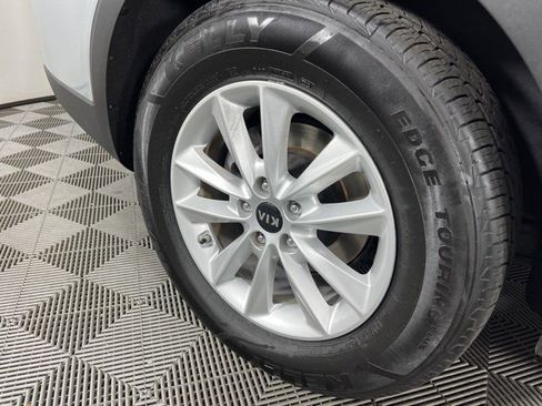 Used 2020 Kia Sorento LX w/ LX I4 Convenience Package image 12