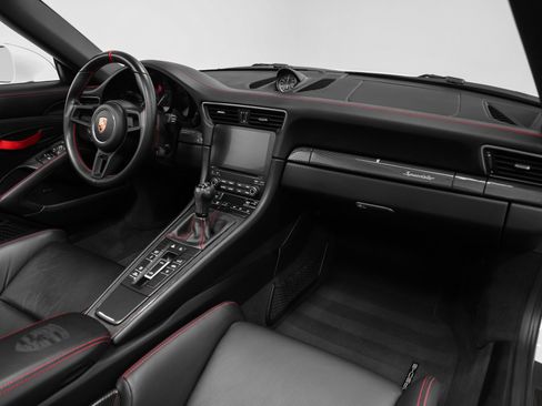 Used 2019 Porsche 911 Speedster image 41