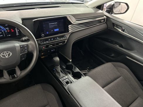 Used 2025 Toyota Camry LE FWD image 22