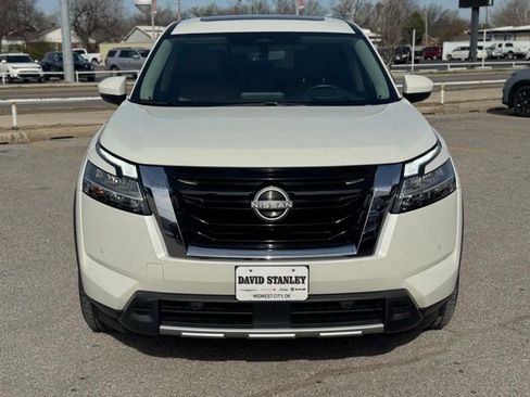 Used 2023 Nissan Pathfinder Platinum w/ Cargo Package image 2