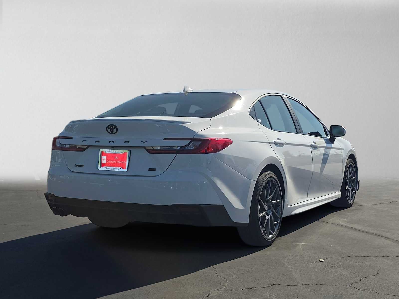 Used 2026 Toyota Camry SE w/ Convenience Package FWD image 3