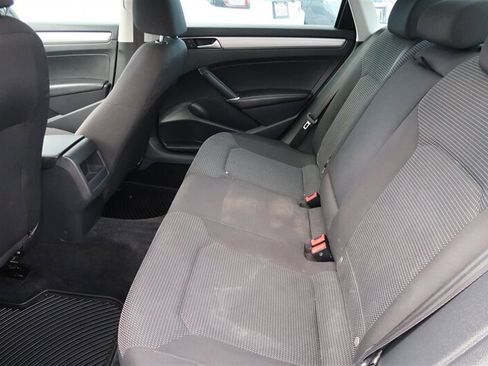 Used 2016 Volkswagen Passat 1.8T S FWD image 10