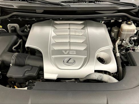 Used 2019 Lexus LX 570 4WD w/ Luxury Package image 31