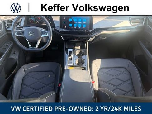 Used 2024 Volkswagen Atlas Cross Sport SE FWD image 31