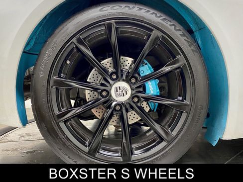 Used 2025 Porsche 718 Boxster w/ Premium Package RWD image 21