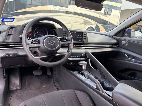 Used 2023 Hyundai Elantra SEL FWD image 12