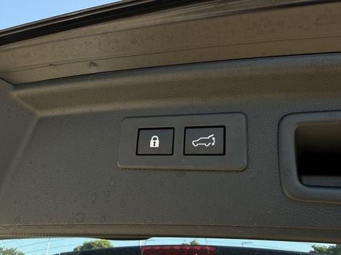 Used 2023 Subaru Forester Limited AWD/4WD image 32