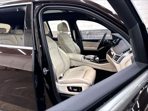 Used 2023 BMW X5 xDrive40i w/ Executive Package AWD/4WD image 10
