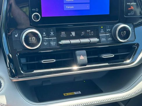 Used 2023 Toyota Highlander XLE FWD image 34