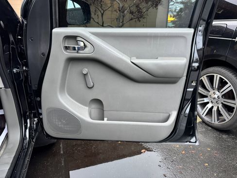 Used 2012 Nissan Frontier S image 33