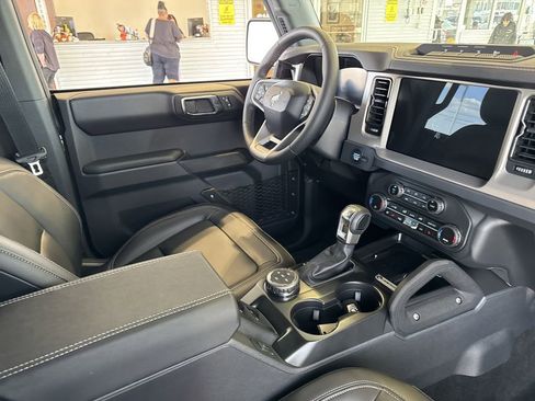 New 2025 Ford Bronco Outer Banks w/ Sasquatch Package image 14