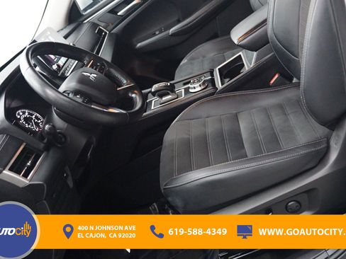 Used 2024 Mitsubishi Outlander SE Black Edition image 9