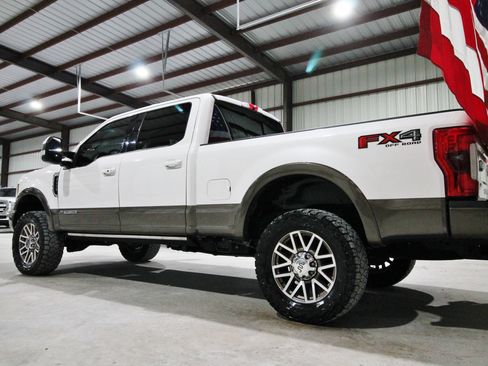 Used 2017 Ford F250 King Ranch w/ King Ranch Ultimate Package AWD/4WD image 8
