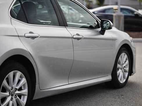 Used 2019 Toyota Camry LE FWD image 8