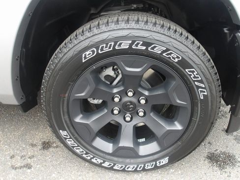 New 2026 RAM 1500 4x4 Crew Cab image 10