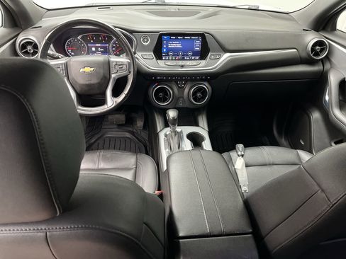 Used 2022 Chevrolet Blazer LT w/ Sound & Technology Package FWD image 4
